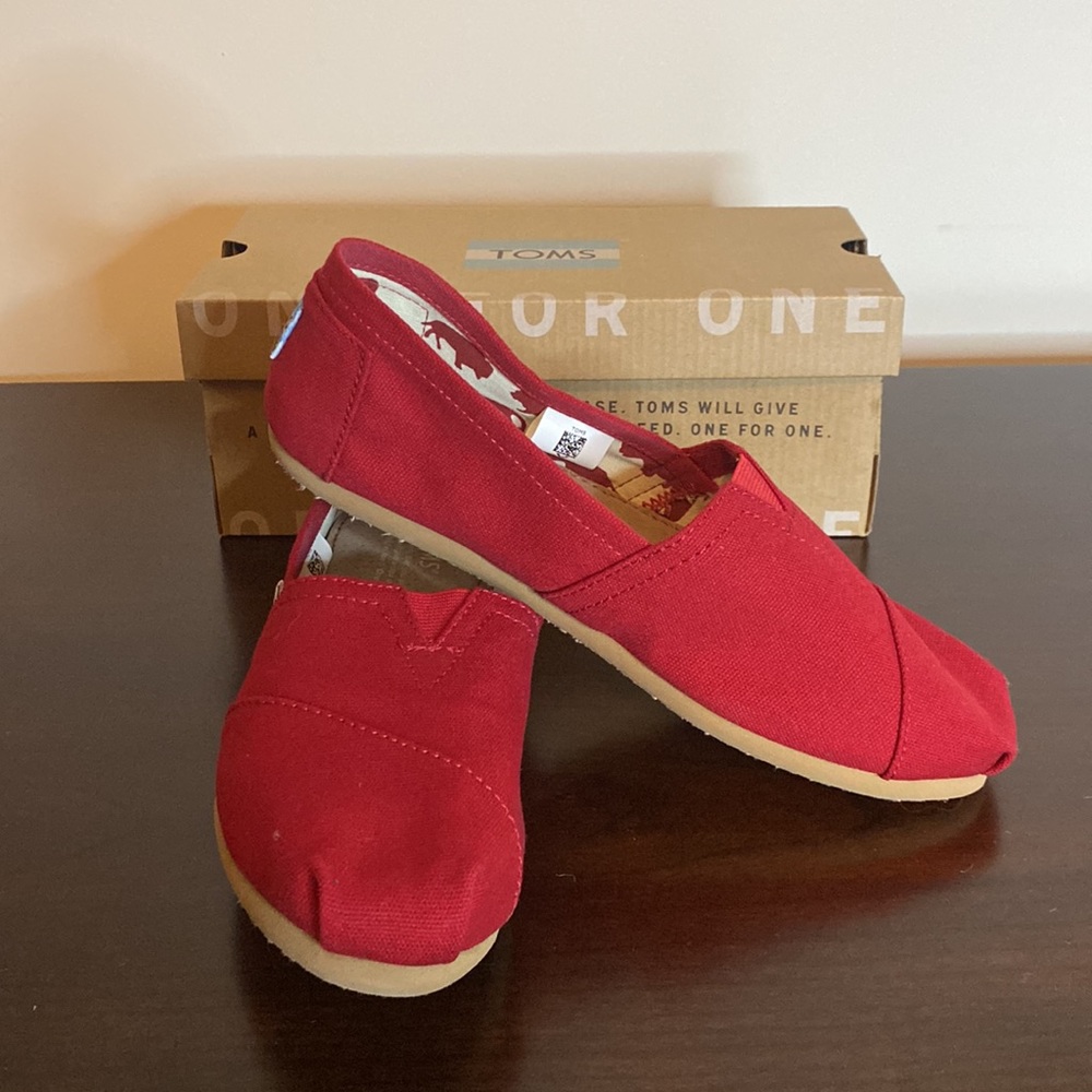 NWOT!! Toms - Size 7 - Alpargate Canvas Slip-ons